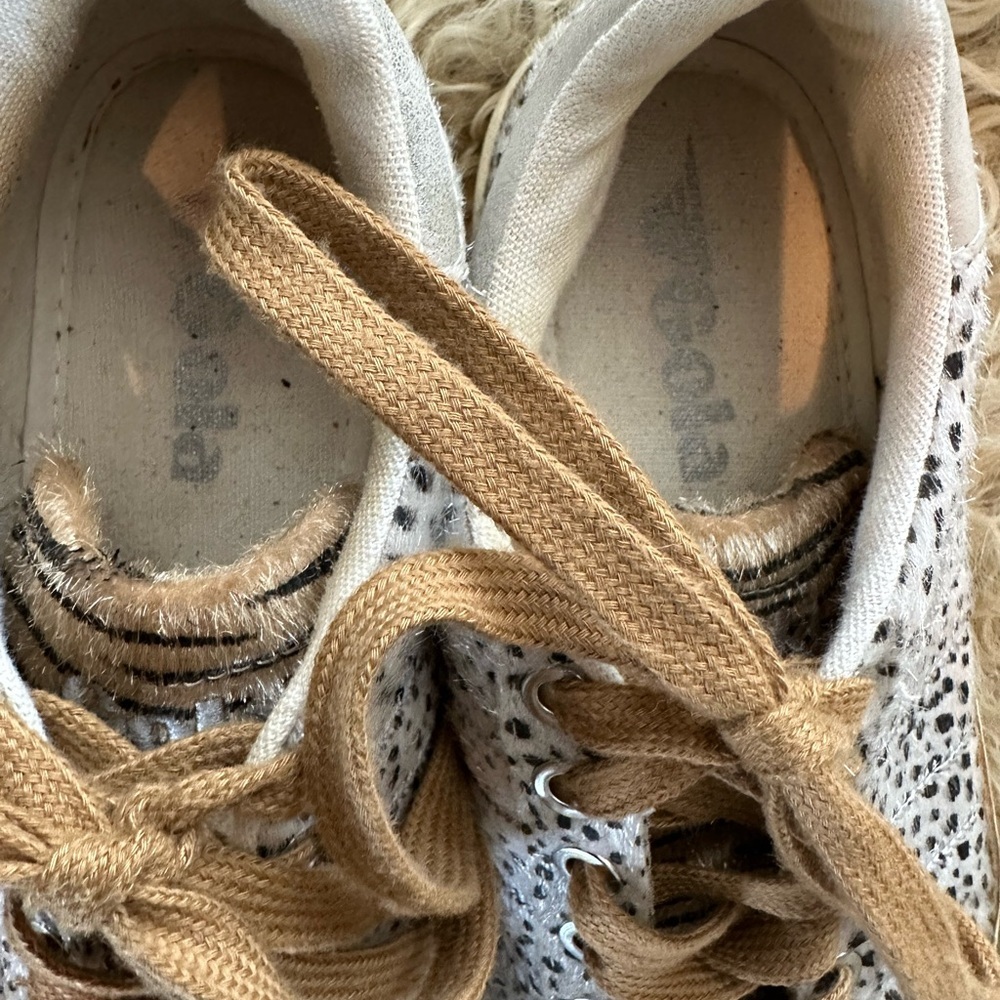 Gola Women's Black and Tan Patterned Sneakers - Picture 5 of 8